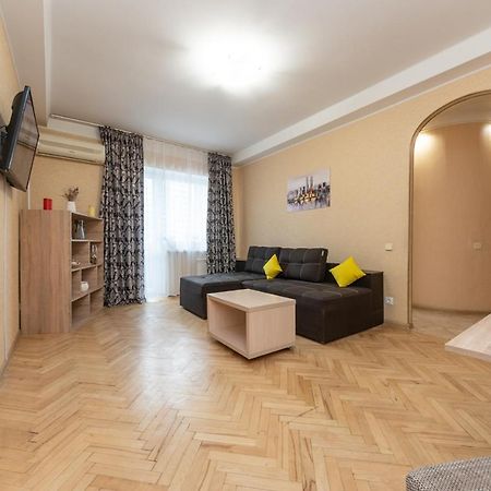 1 Bedroom Apart Near Metro Pecherska Kiev Extérieur photo