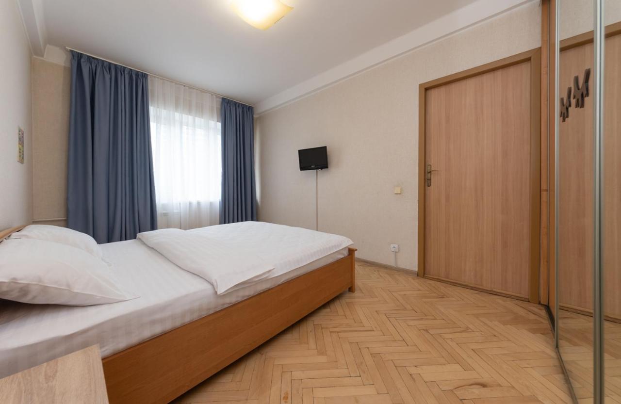 1 Bedroom Apart Near Metro Pecherska Kiev Extérieur photo