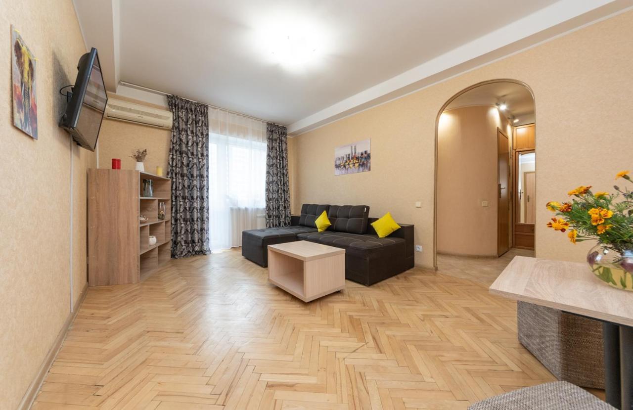 1 Bedroom Apart Near Metro Pecherska Kiev Extérieur photo