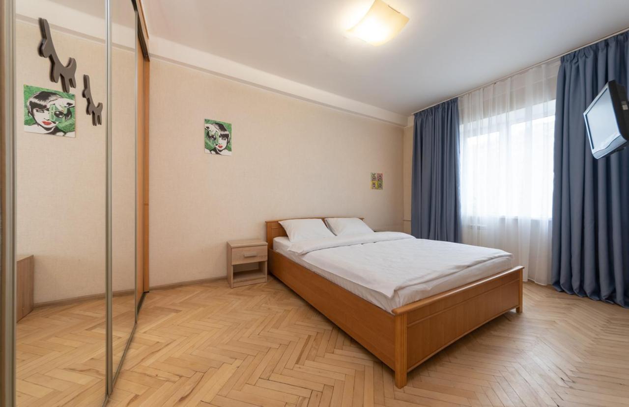 1 Bedroom Apart Near Metro Pecherska Kiev Extérieur photo
