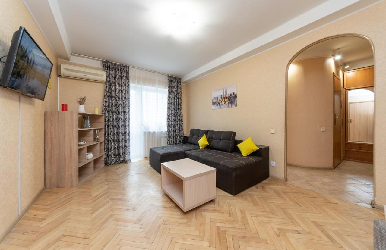 1 Bedroom Apart Near Metro Pecherska Kiev Extérieur photo