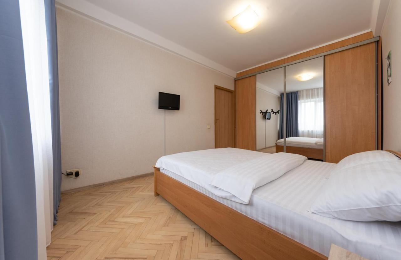 1 Bedroom Apart Near Metro Pecherska Kiev Extérieur photo